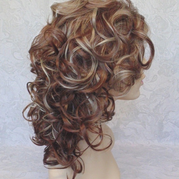 NWT Medium Length Curly Brown Blonde Wig - Picture 5 of 8